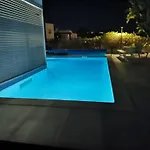 Vila Orada Lola